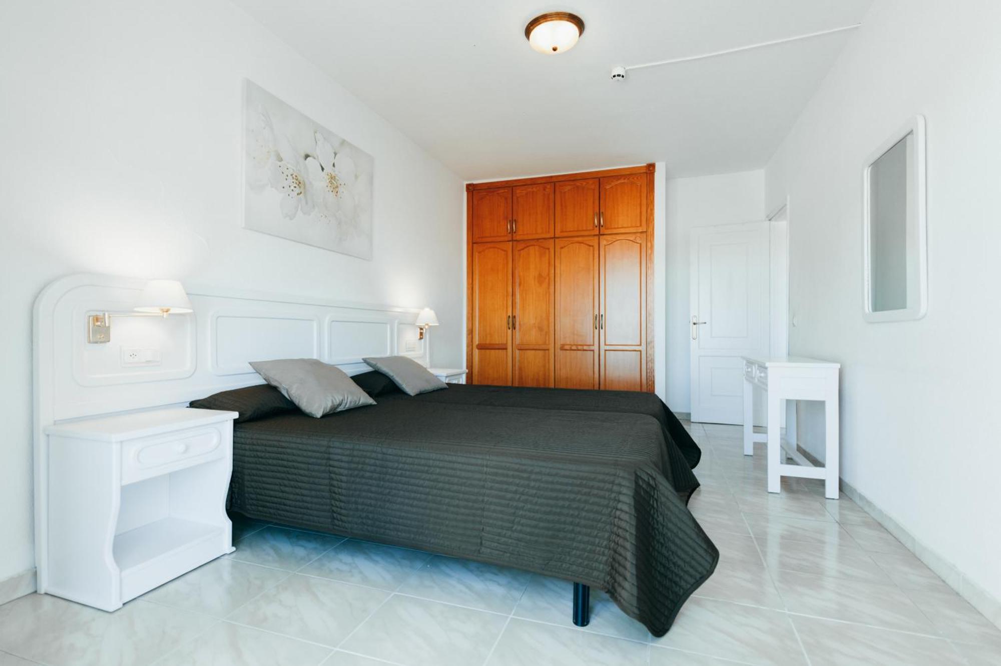 Superior One-Bedroom Apartment Balcony