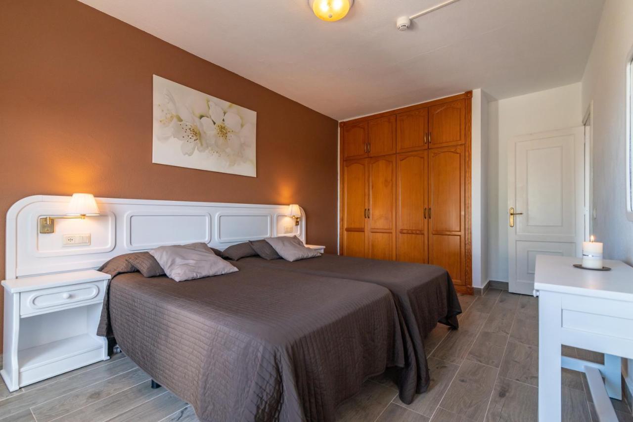 Superior One-Bedroom Apartment Balcony